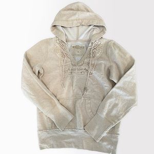 Maurice’s hooded shirt size small